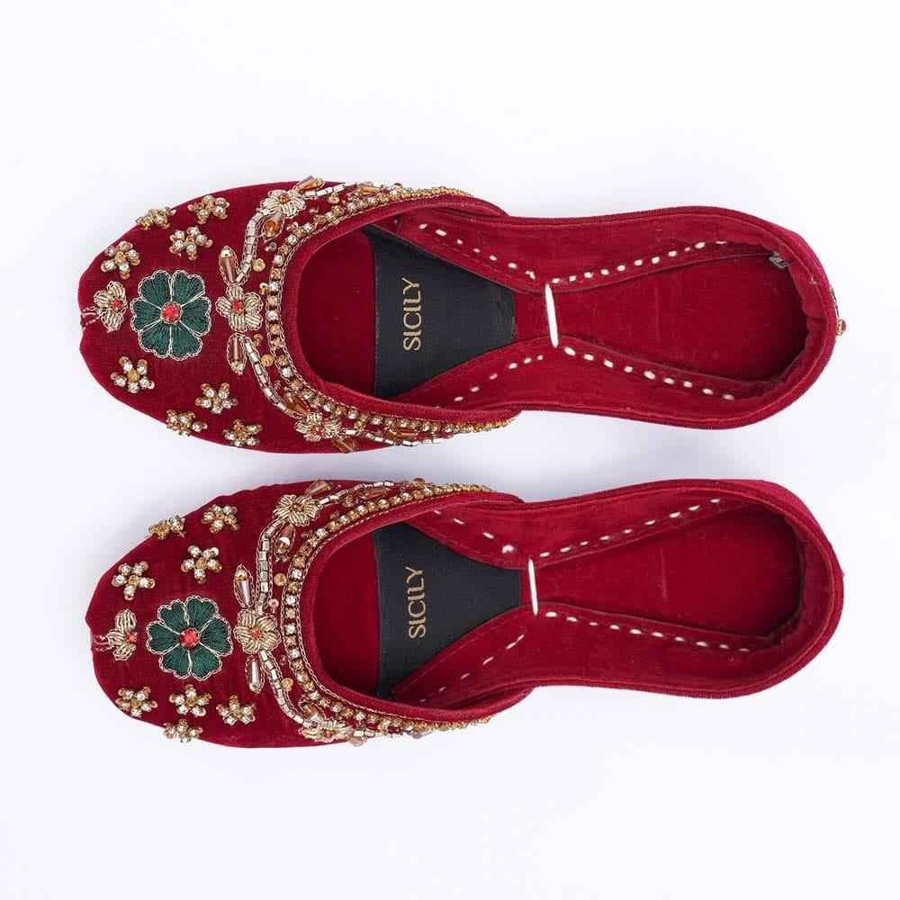 Nina (Maroon)