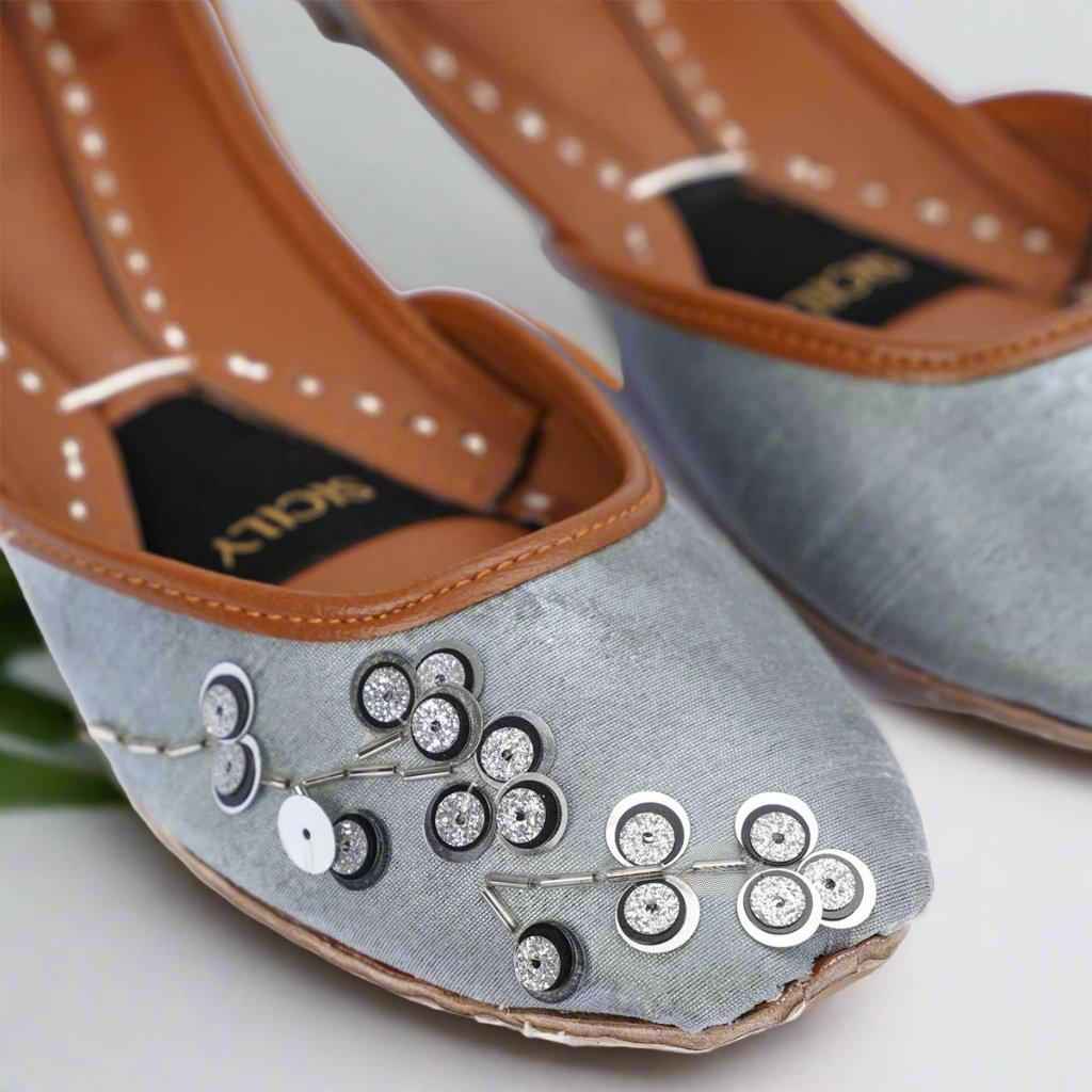 Luna (Grey)