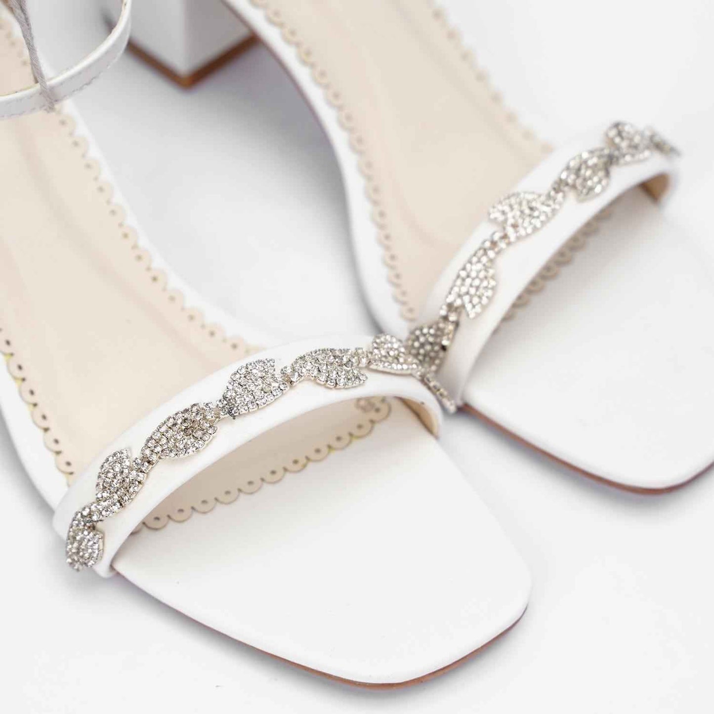 Adora (White)