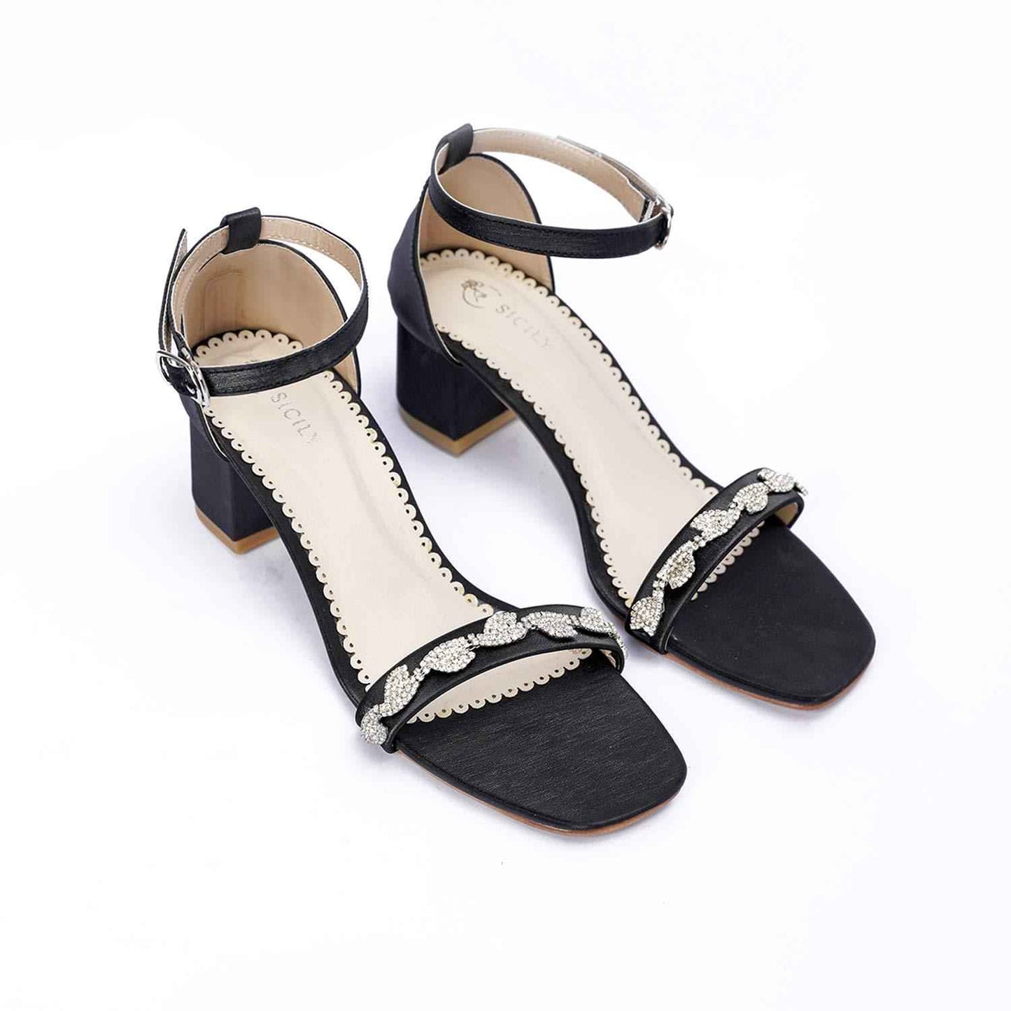 Adora (Black)