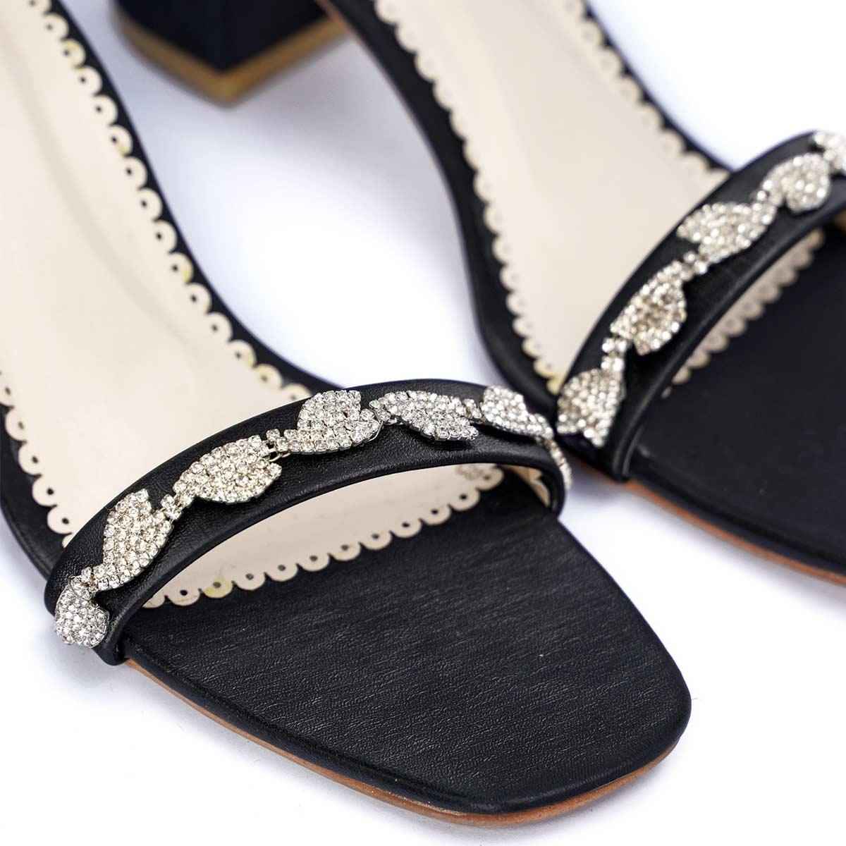 Adora (Black)