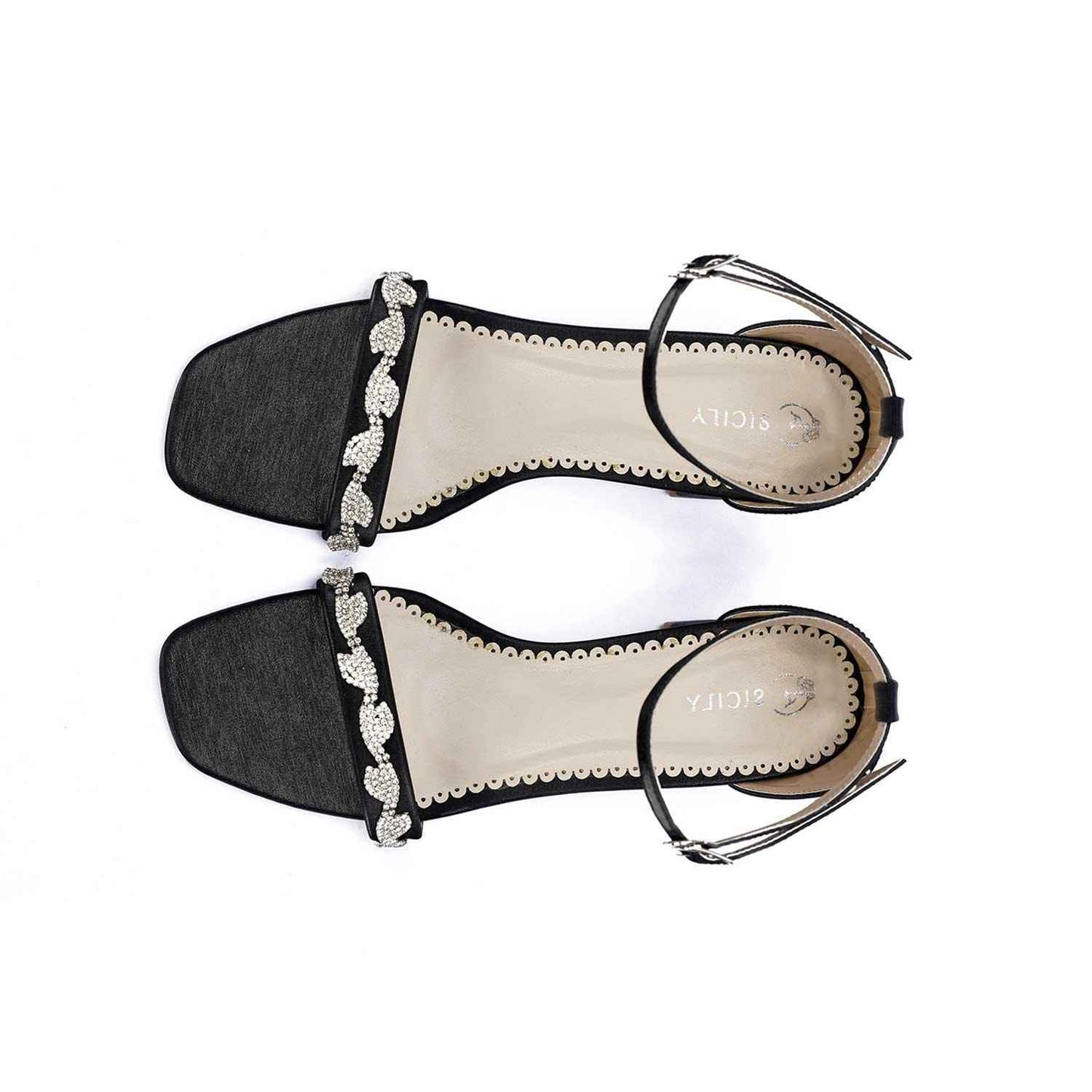 Adora (Black)