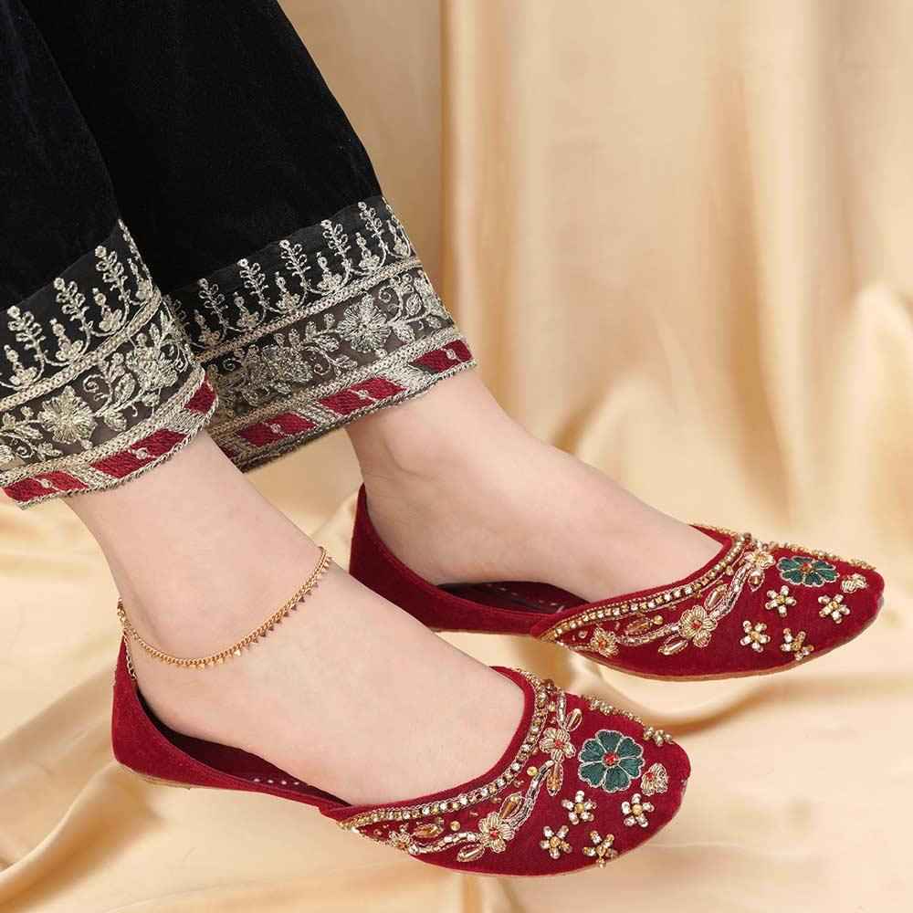 Nina (Maroon)