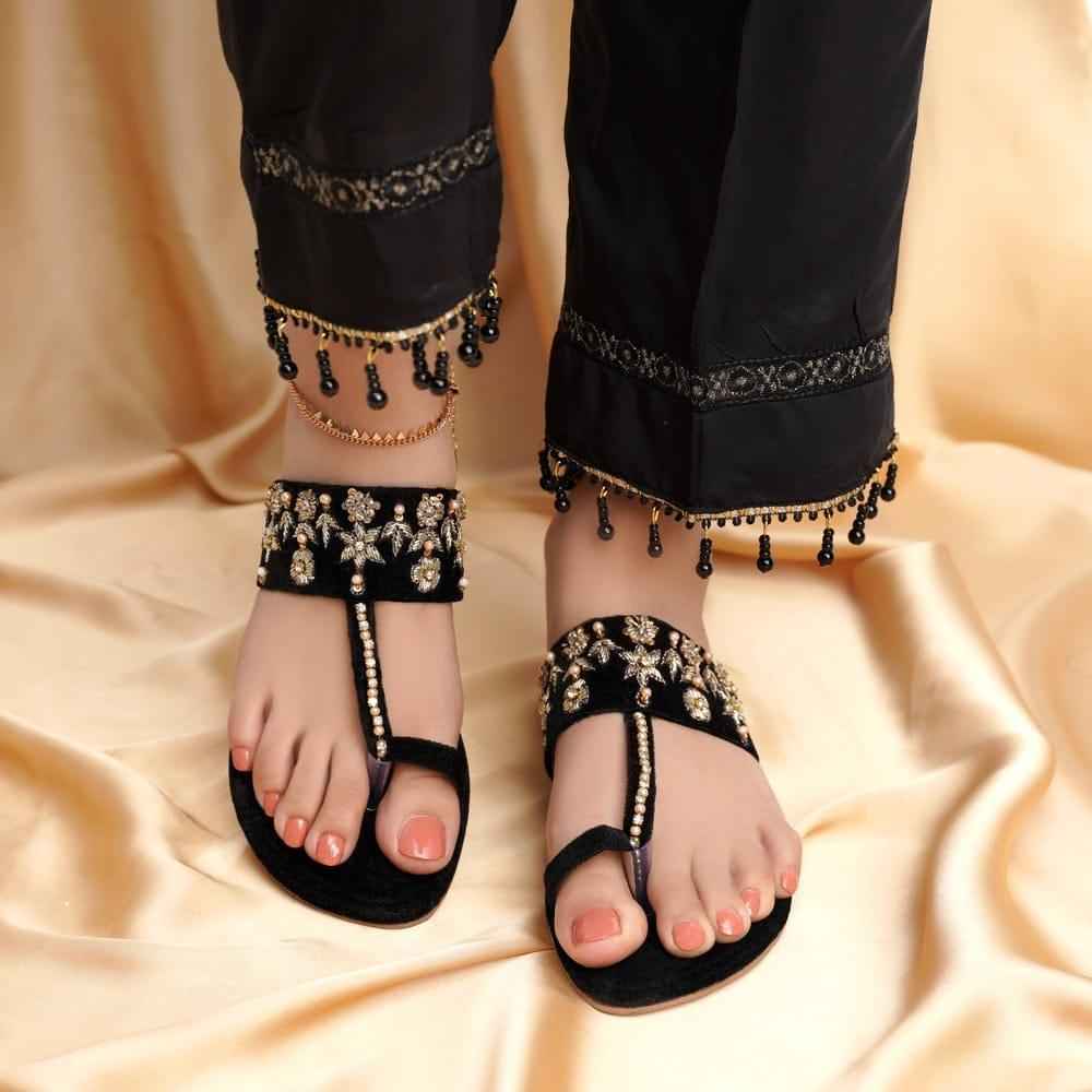 Beena (Black)
